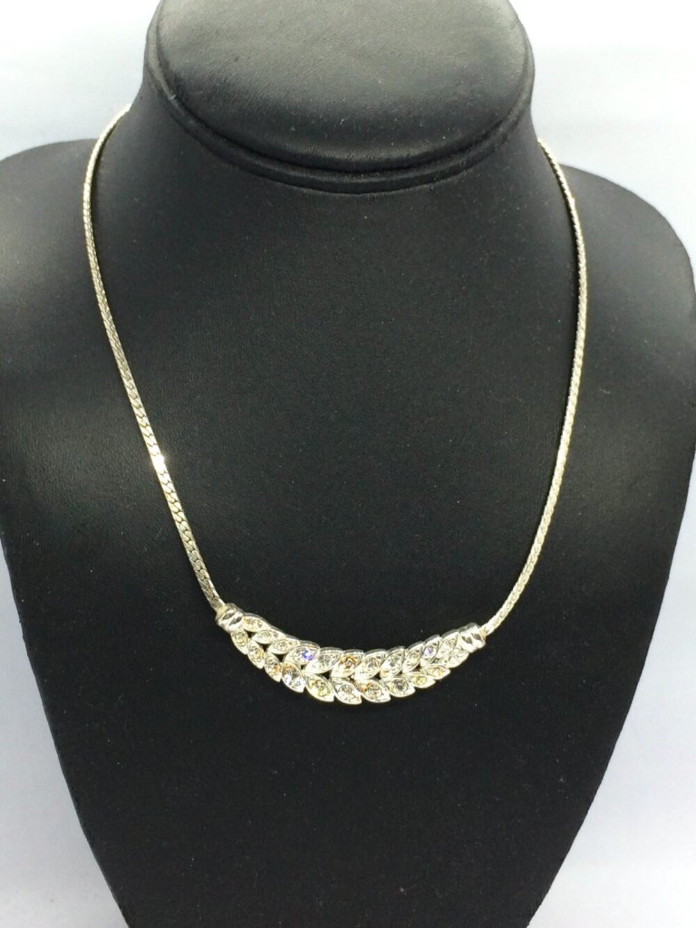 VINTAGE RHINESTONE NECKLACE Silver Tone Leaf Crescent Herringbone Y2K Coquette